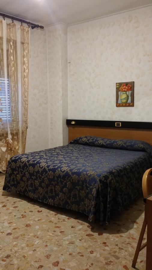 Hotel Leon D'Oro Casale Monferrato Zewnętrze zdjęcie